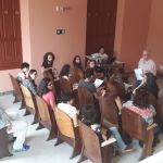 Prof. Galba e participantes durante o curso Prof. Galba e participantes durante o curso