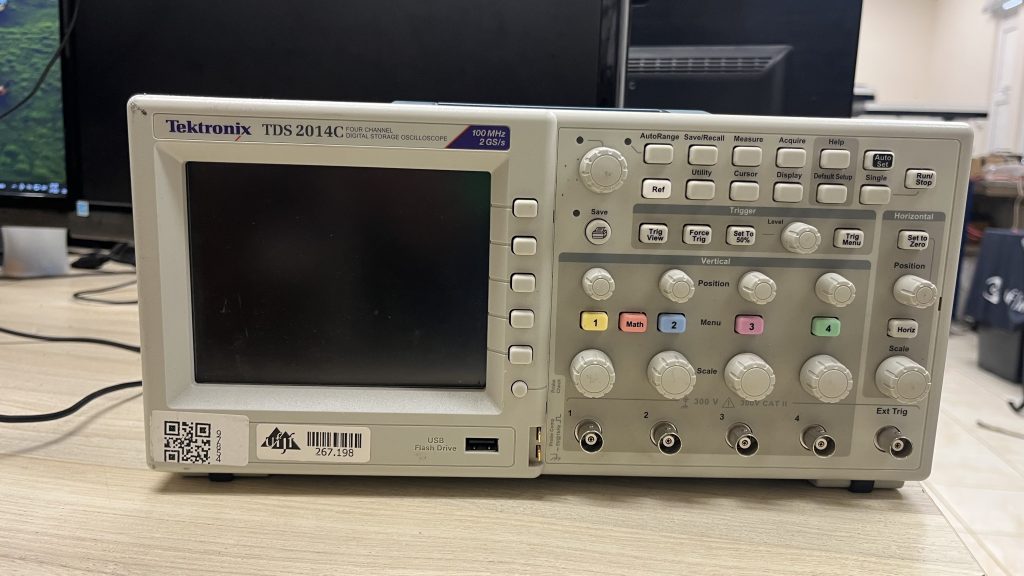 Oscilosc&oacute;pio digital Tektronix TDS 2014C, 100 Mhz, 2GS/s, 4 canais