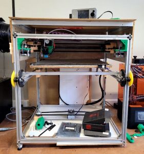 Impressora, ainda maior, de PLA
