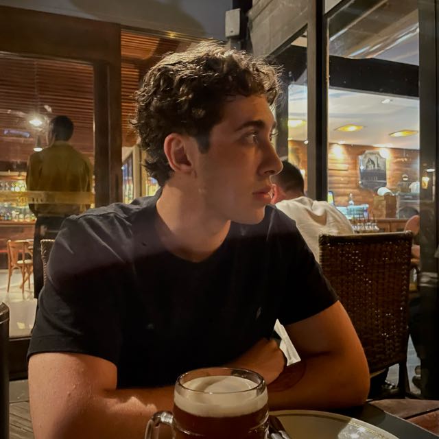 Caio Fernandes dos Reis