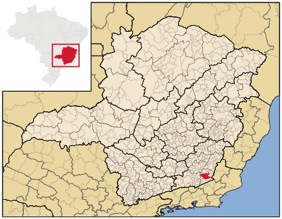 Mapa do estado de Minas Gerais destacando a localização da cidade de Leopoldina
