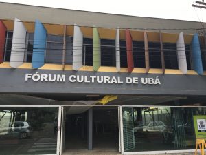  Faixada do prédio do Fórum Cultural de Ubá