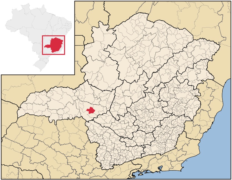 Mapa do estado de Minas Gerais destacando a localização da cidade de Araxá