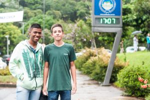 Matheus dos Santos, 18 anos, e Murilo Fortes, 17,  já sabem em qual curso querem ingressar: Engenharia Mecânica (Foto: Caique Cahon)
