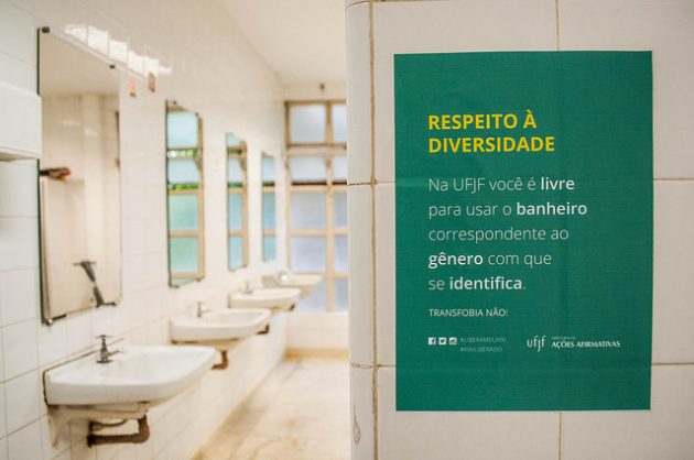 Intenção é discutir a campanha nas unidades, para que os cartazes cheguem a todos os banheiros do campus (Foto: Caique Cahon)