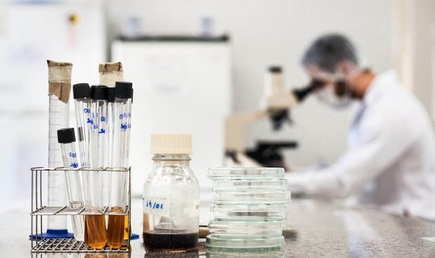Laboratório também oferece aos estudantes a oportunidade de desenvolver produções científicas (Foto: Caique Cahon)