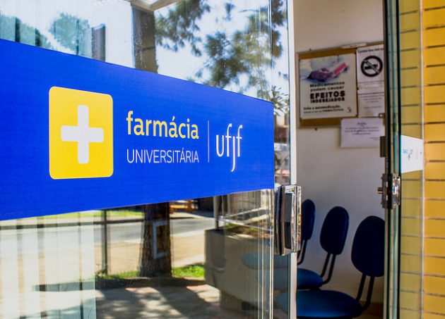 Estabelecimento tradicional no campus e região, Farmácia Universitária agora conta com convênio entre UFJF, Faculdade de Farmácia e a Prefeitura de Juiz de Fora (Foto: Géssica Leine)