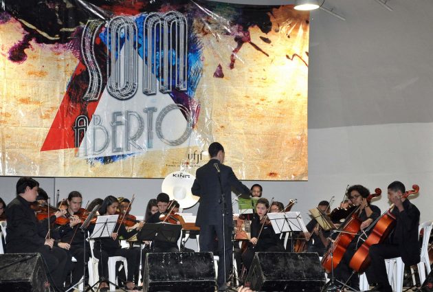 Atração do Festival de Música Colonial esteve no palco do evento (Foto: Alexandre Dornelas)