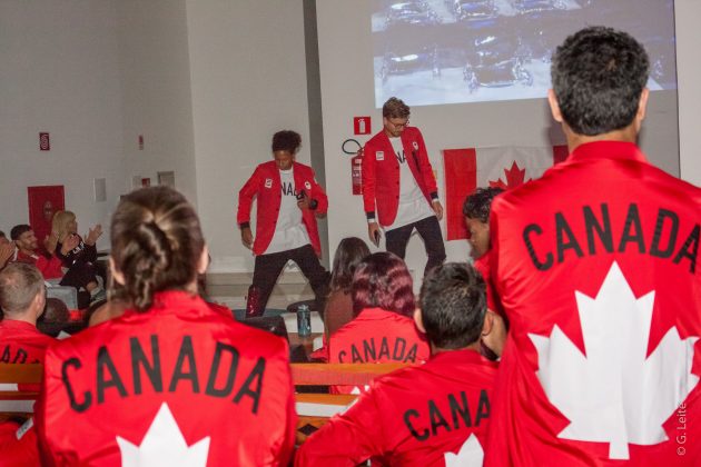 delegação canadense assiste abertura das Olimpíadas Foto: Guilherme Leite