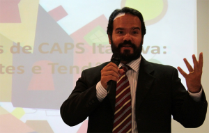Em palestra no dia 1º de junho, Quirino Cordeiro discute lacunas e transformações no setor (Foto: Projeto Trecho 2.8) 