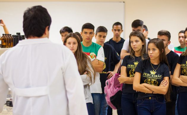 A proposta do Programa de Visitas é levar informações sobre a UFJF, aos estudantes do ensino médio, despertando o desejo de estudarem na Universidade. (Foto: Luiz Carlos Lima)