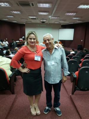 No encontro, Márcio Guerra esteve com a diretora de Comunicação da Universidade Federal de Uberlândia, Renata Neiva, ex-aluna da Faculdade de Comunicação da UFJF (Foto: Arquivo pessoal)