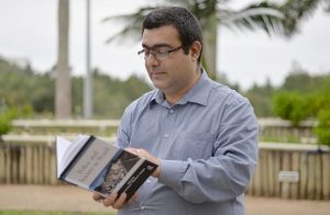 Professor da Faculdade de Direito, Vicente Riccio, é um dos autores convidados para a obra internacional (Foto: Twin Avarenga)