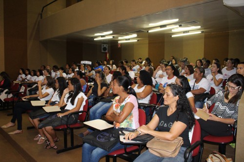 Evento, promovido pelo projeto de Extensão "Cultura e Identidade de Gênero: Agentes Comunitárias de Saúde e o enfrentamento da violência contra a mulher", debateu papel das agentes no combate à violência contra a mulher (Foto: Dante Rodrigues/UFJF-GV)