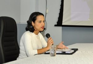 Lívia Leite, assessora de comunicação da Andifes, abriu o I Fórum de Comunicação da UFJF (Foto: Alexandre Dornelas)