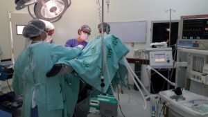 Novos médicos no setor de cirurgia plásticas ampliaram atendimento (Foto: divulgação HU UFJF/Ebserh)