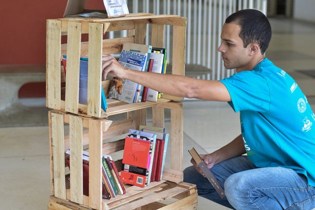 Ação teve objetivo de incentivar o hábito da leitura (Foto: Gustavo Tempone/UFJF)