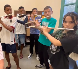 alunos flauta transversal conservatorio CEMHFA jardim