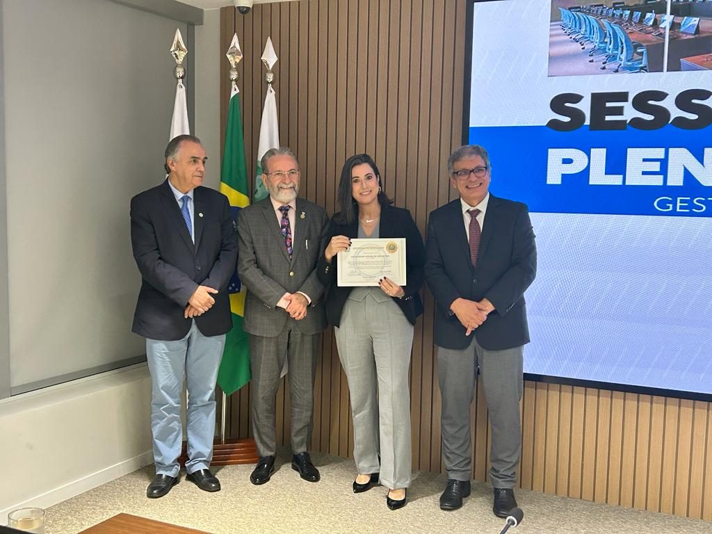 Curso De Medicina Da Ufjf Recebe Certificado De Acredita O Do Saeme