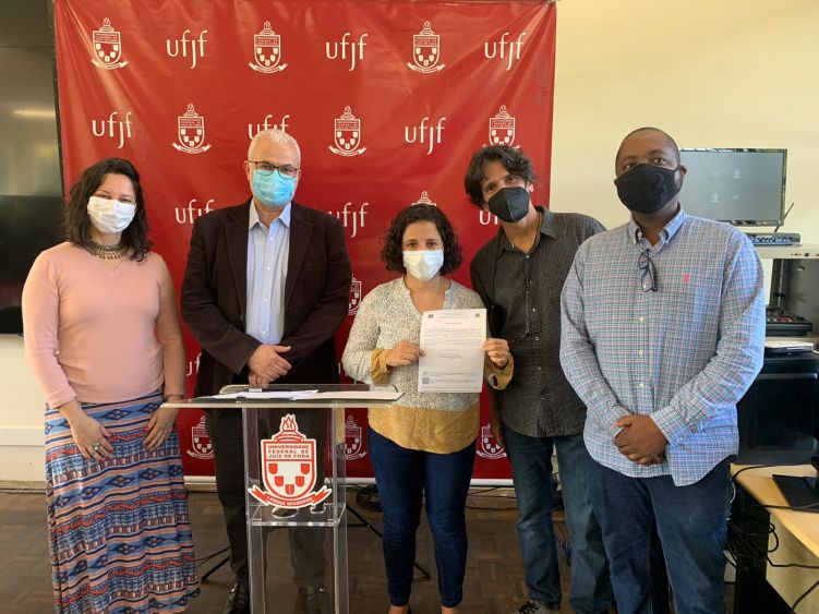 Raquel Almeida Rohr de Oliveira Isidoro