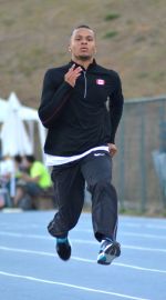 O velocista e campeão olímpico canadense André De Grasse treinando na Faculdade de Educação Física e Desportos. De Grasse ganhou o bronze nos Jogos do Rio em 2016. (Faefid) (Foto: Alexandre Dornelas/UFJF)