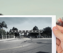 Registro do Pórtico Norte da UFJF no ano 2000, marcando a entrada de uma das principais vias de acesso ao campus. (Foto: Acervo Márcio Guerra)