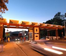 Pórtico Norte atual da UFJF, refletindo as transformações e a modernização do campus ao longo dos anos. (Foto: Alexandre Dornelas)