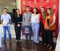 Posse da docente Lilian do Nascimento. A nova servidora atuará na Faculdade de Enfermagem (Foto: Twin/UFJF)