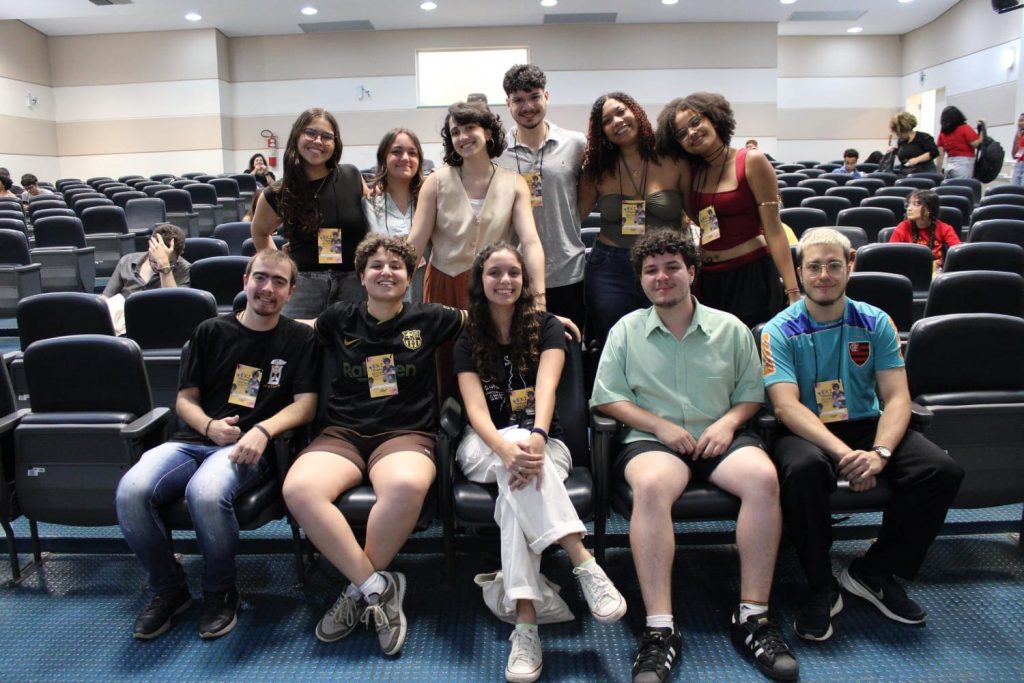 Grupo de trabalho na XLI Semana de História Grupo de trabalho na XLI Semana de História
