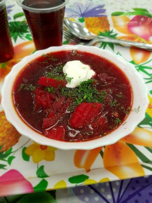 Um dos pratos típicos é a Borsch, uma sopa de beterraba de sabor surpreendente (Foto: arquivo pessoal) 