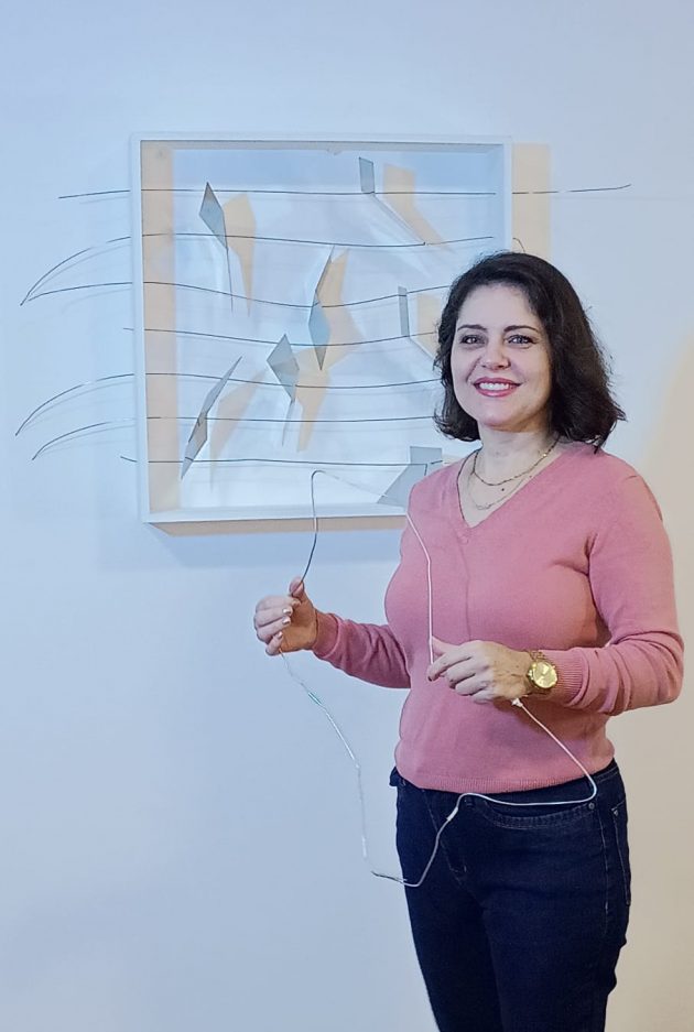 Objetos escultóricos em metal e madeira são destaque na mostra ‘Fio da Meada’