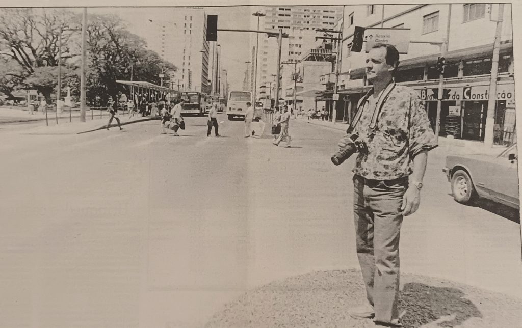 Imagem do fotógrafo Roberto Dornelas. Fonte: coleção de Recortes de Jornais, Tribuna da Tarde, 5 de outubro de 1991, caderno Cidade.