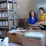 Andrea e Mônica no arquivo intermediário, 2011 Andrea e Mônica no arquivo intermediário, 2011