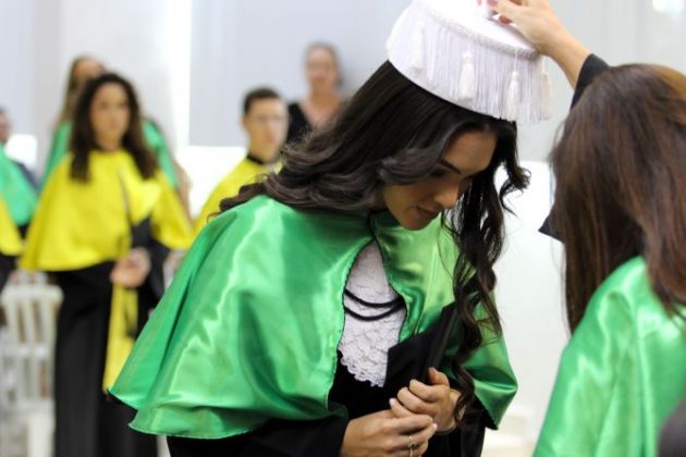 Farmácia, Medicina e Nutrição da UFJF-GV colam grau em 10/2