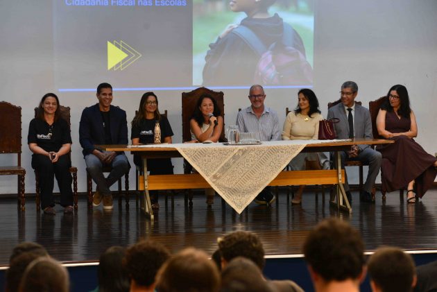 Alunos do Colégio João XXIII celebram formação para a cidadania fiscal