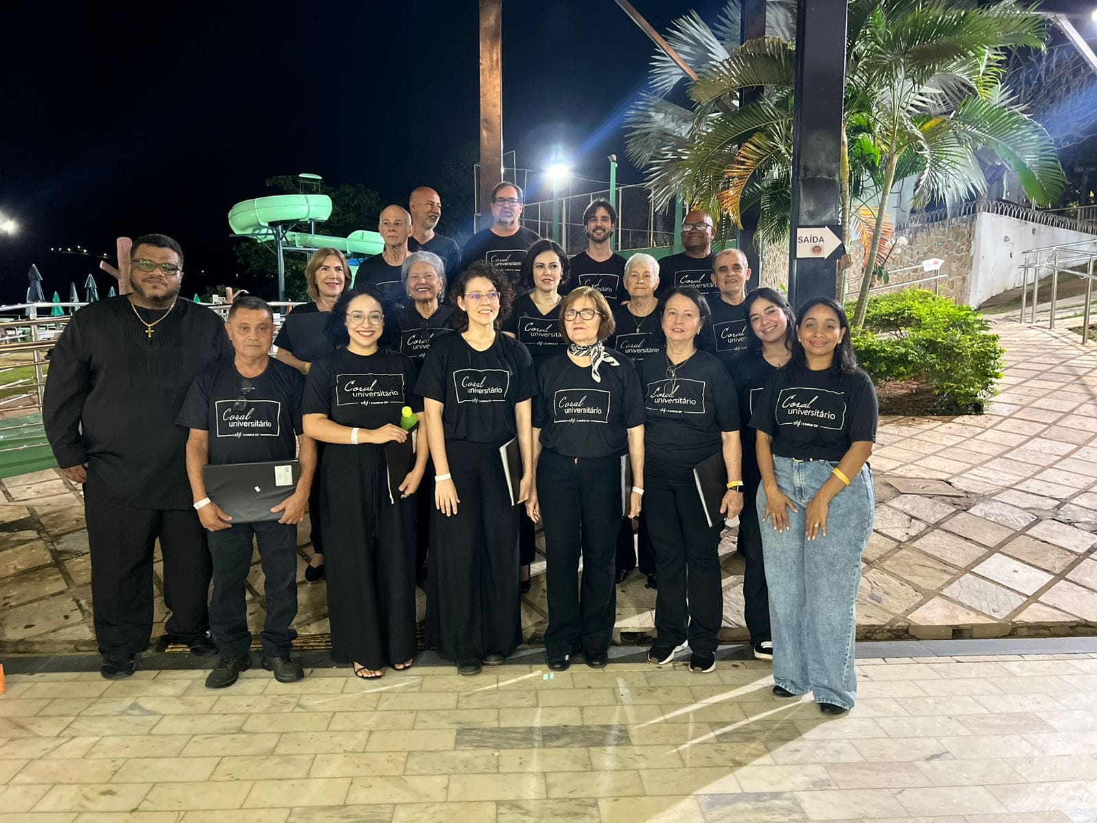 Feira de Escritores recebe apresentação do Coral Universitário