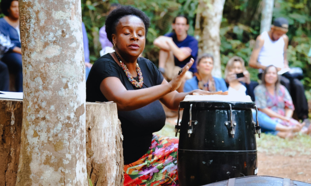 Ao som de tambor, UFJF recebe mestres quilombolas no Encontro de Saberes