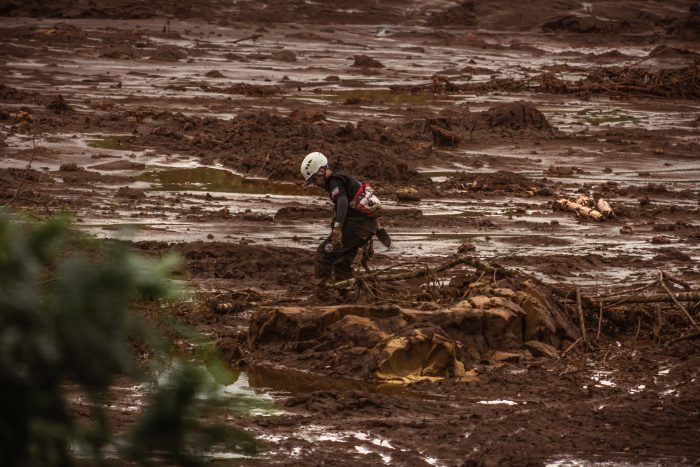 Crimes e desastres da mineração no Brasil: análises críticas e caminhos para mudança