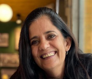 Imagem da autora Maria Teresa Barbosa