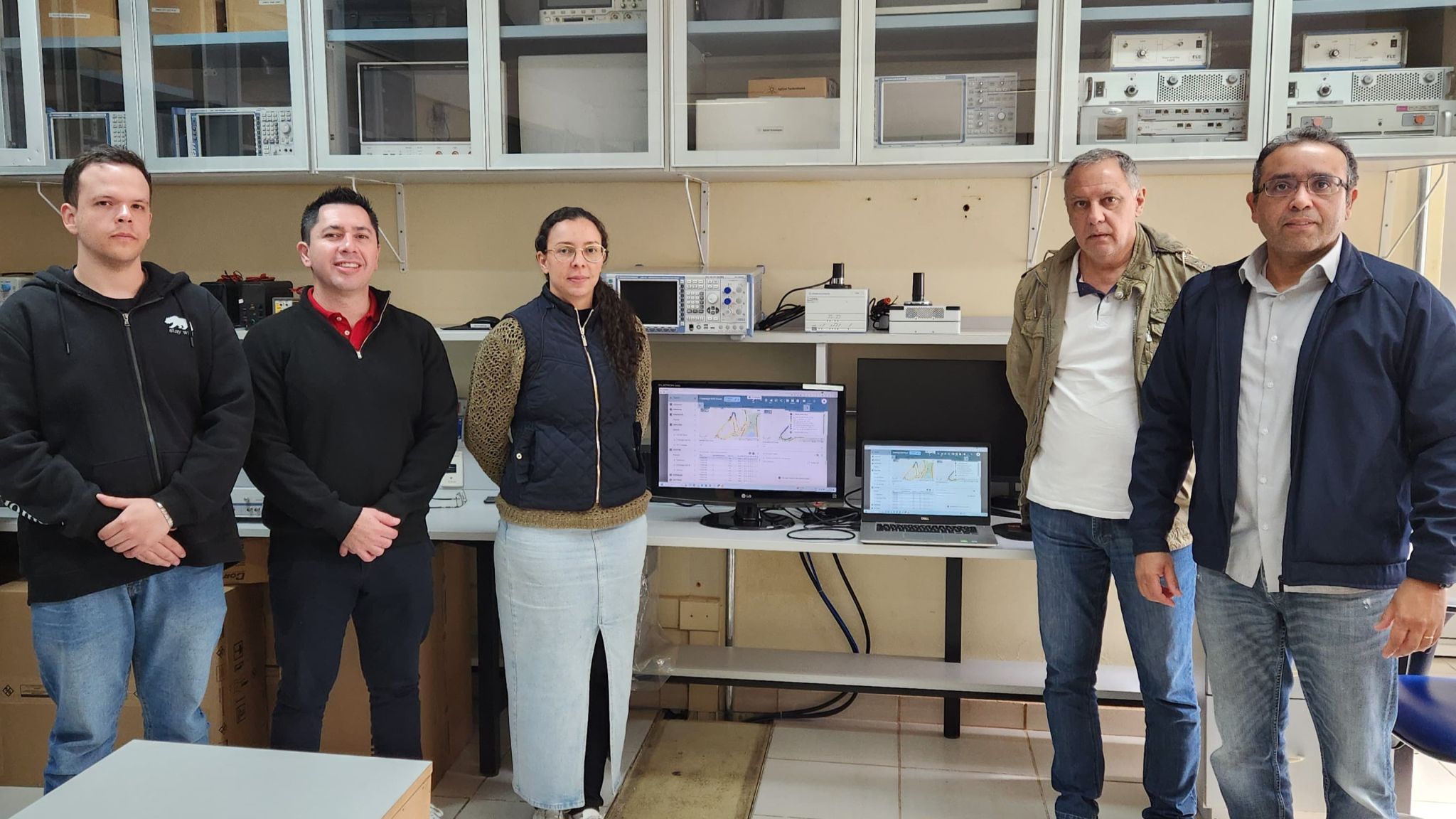 Lcom da UFJF recebe treinamento especializado e amplia capacidades de pesquisa em Telecomunicações