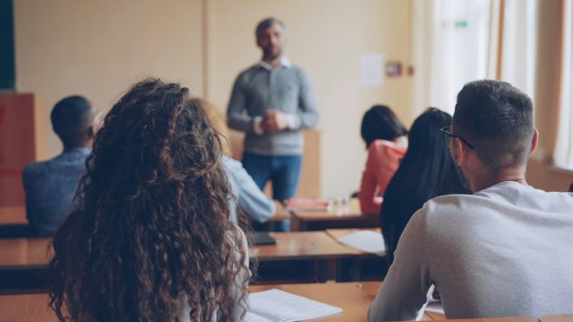 Proae oferece oficina para estudantes com medo de falar em público