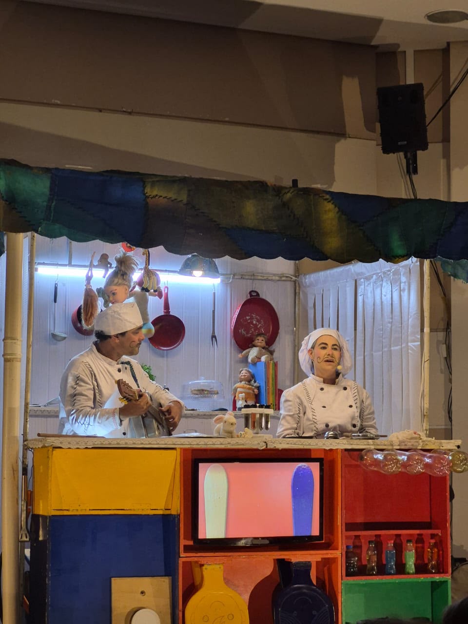 Peça teatral marca os 80 anos da FAFILE no Anfiteatro do ICH