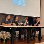 Mesa Redonda "A literatura para além dos livros: canção, poema e performance" - Prof. Dr. Pedro Bustamante Teixeira (UFJF), Prof. Dr. Luiz Fernando Rocha (UFJF), Dr. Otávio Campos (Pós-doutorando UFJF) e Dra. Anelise Freitas (Doutora egressa UFJF)