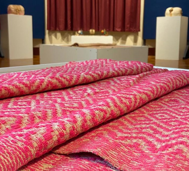 Entre linhas e afetos: exposição no Forum da Cultura exalta a beleza das tramas, tecidos e bordados