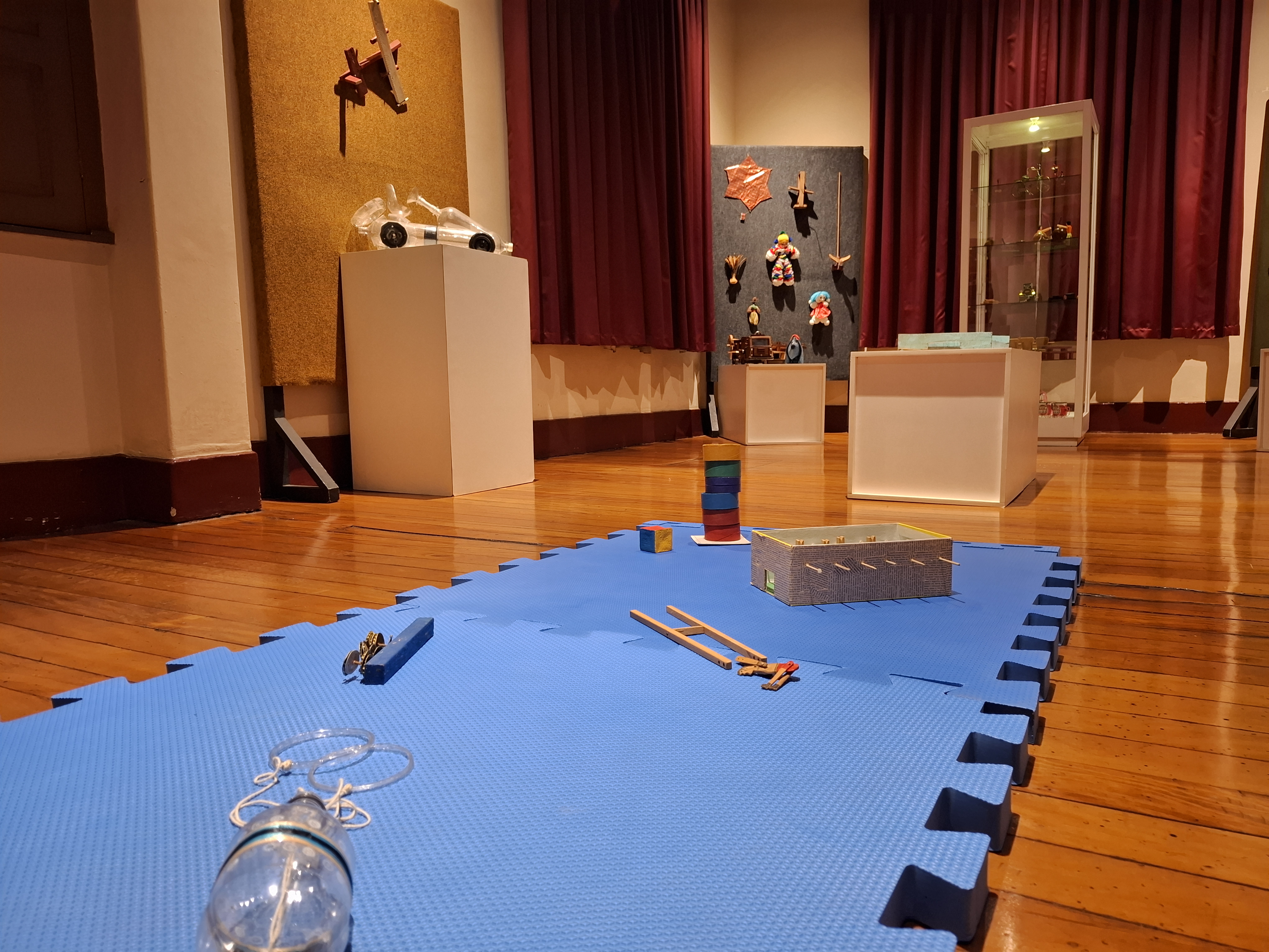 “Memórias do brincar” reúne brinquedos que atravessaram gerações no Forum da Cultura