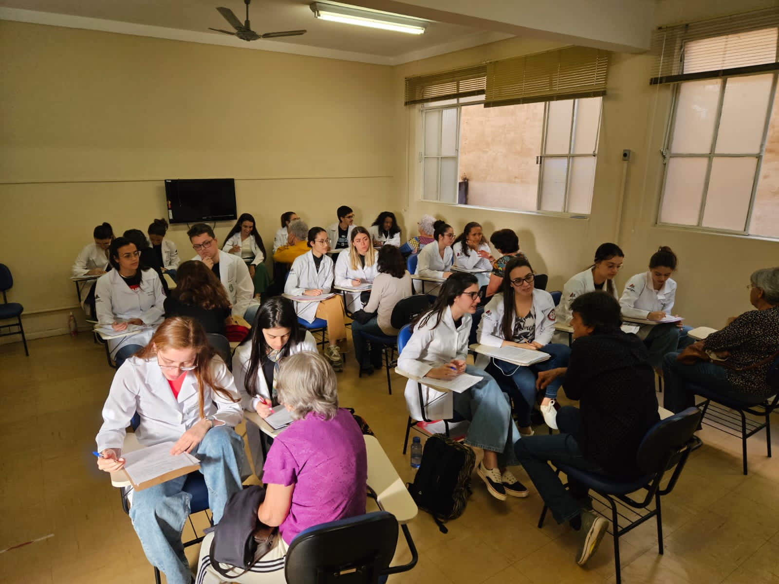 Alunos da medicina participam de atividades no Polo do Envelhecimento e na Instituição Luiza de Marillac