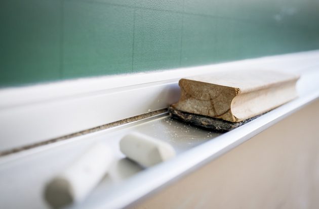 UFJF está com quatro vagas abertas para contratação de professores substitutos