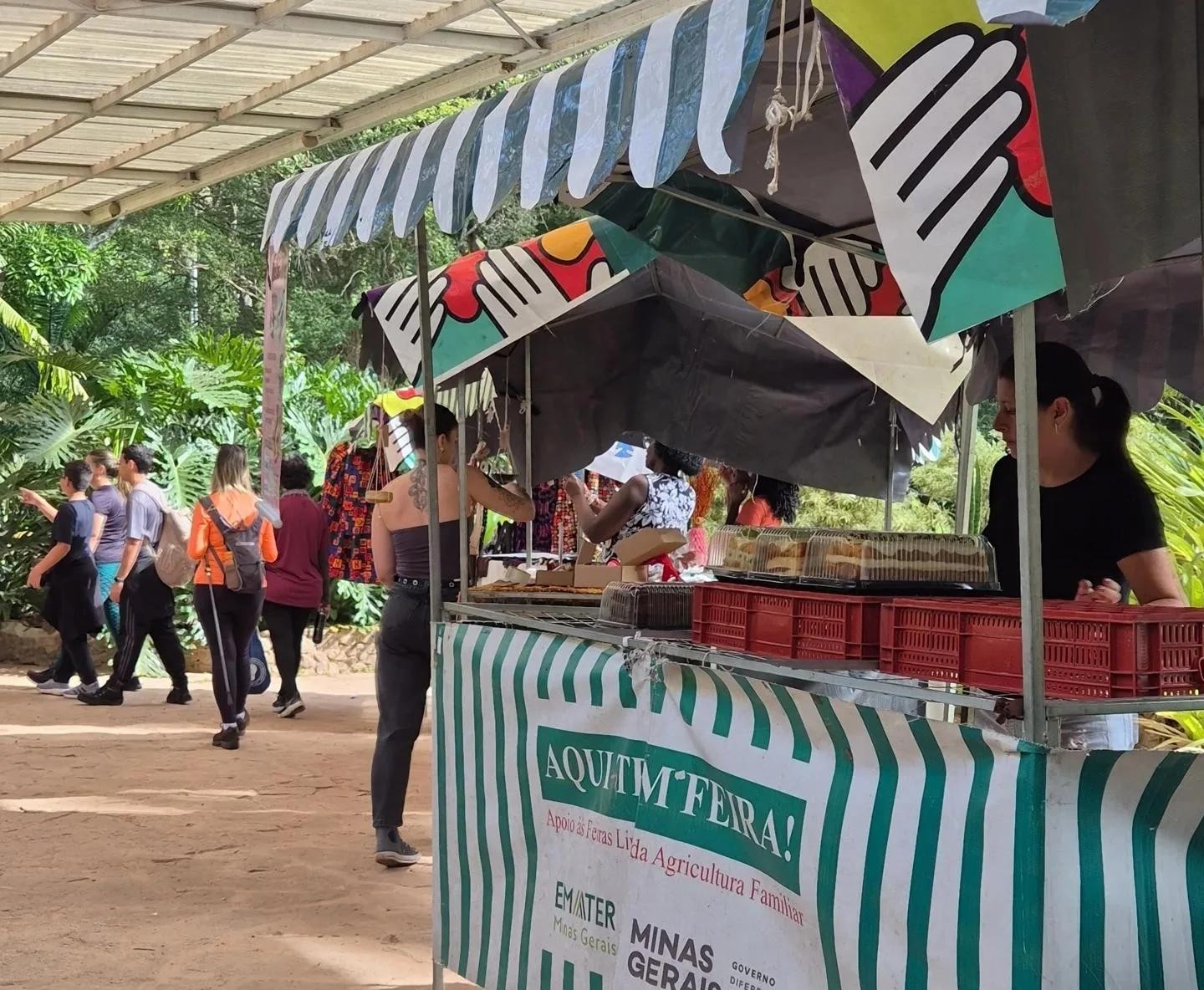 Feira de Economia Popular e Solidária ocorre no Jardim Botânico neste domingo, 12