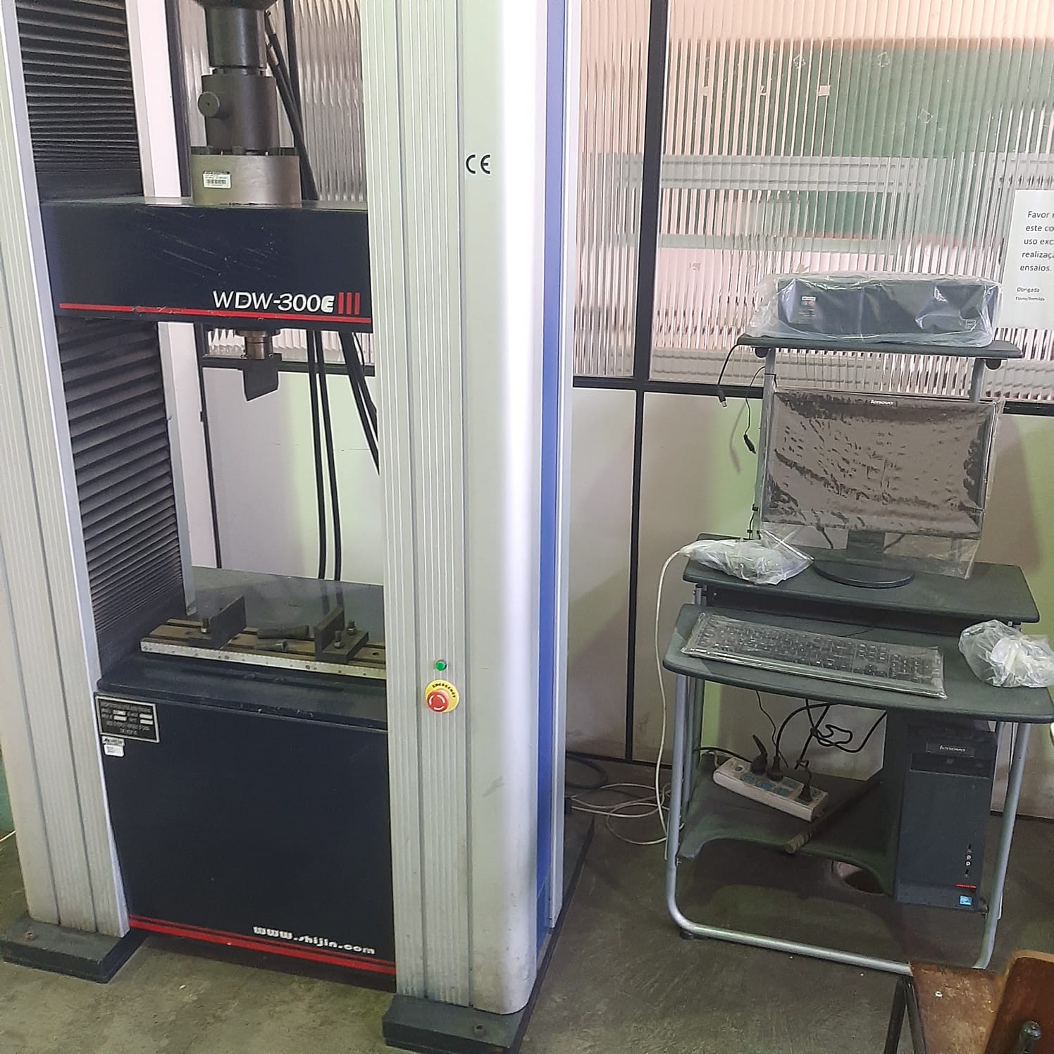 Prensa WDW-300E - LRM