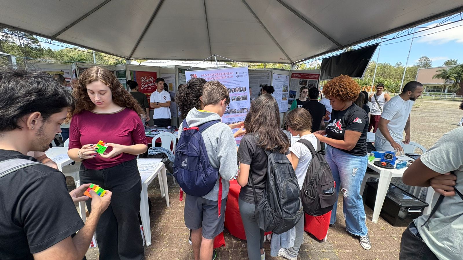 Meninas Digitais UFJF na Mostra de Extensão 2025